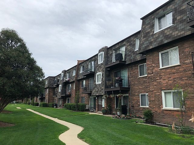 1st image of 9373 Bay Colony Dr APT 2S