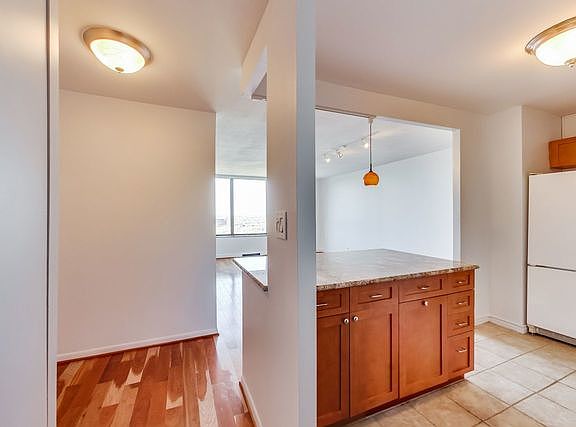 4th image of 3930 N Pine Grove Ave APT 2212