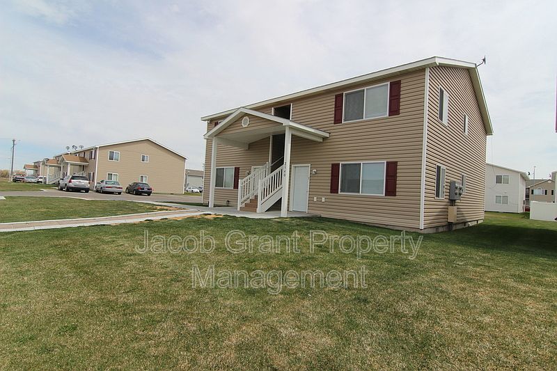 1st image of 2541 Pumice Dr APT 4