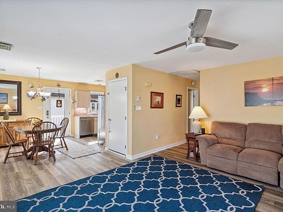 3rd image of 114 Curlew Rd
