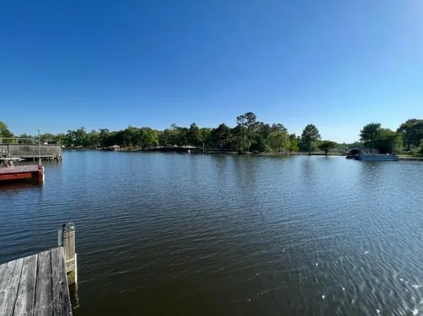 2053 Clubhouse Rd, Summerton, SC 29148