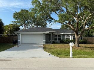 389 NE Surfside Ave, Port Saint Lucie, FL 34983