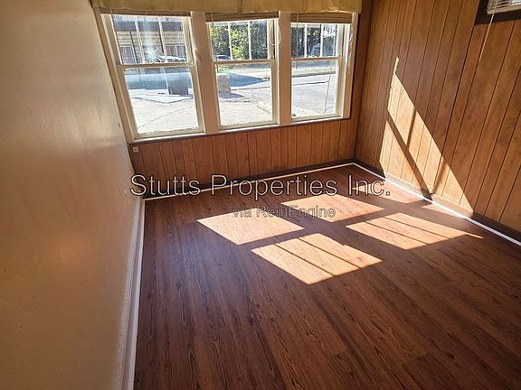 4th image of 316 N Chestnut St #A