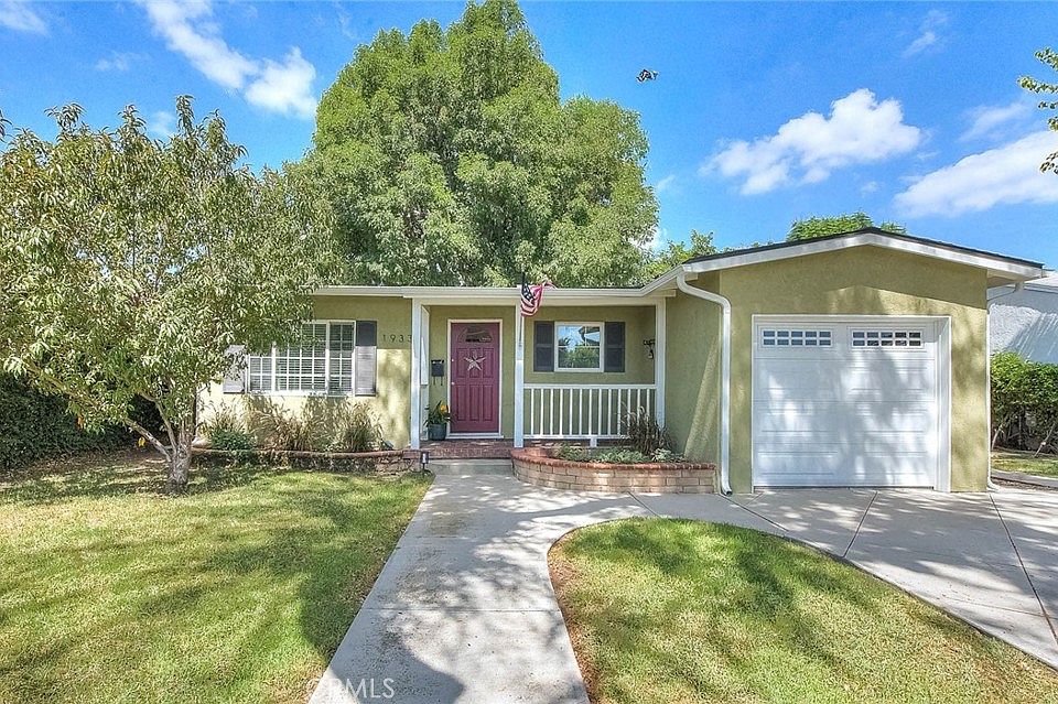 1st image of 1933 W Jacaranda Pl