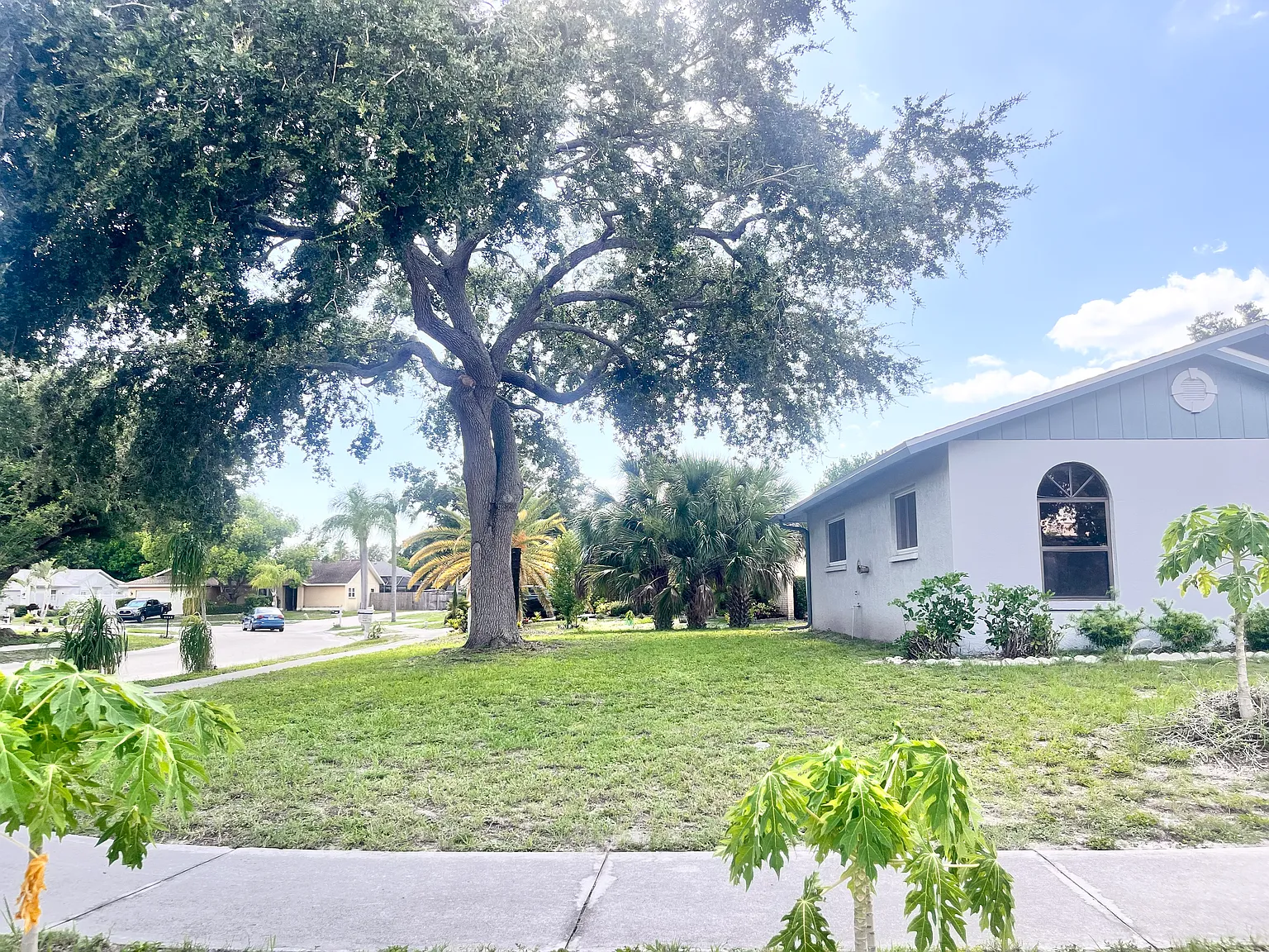 3 bed, 1107 sqft, $2,400 — Photo 2