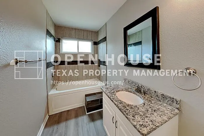 6014 Hollyleaf Dr — Photo 10