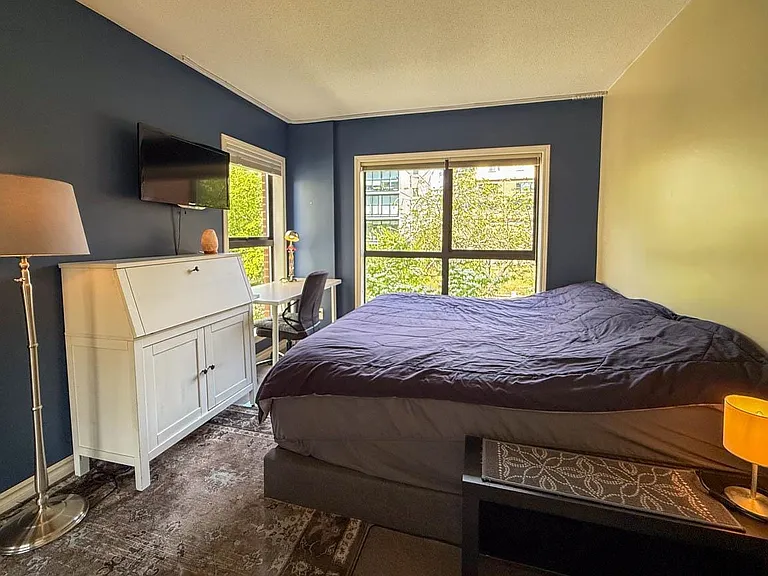 1520 Harwood St #302 — Photo 32