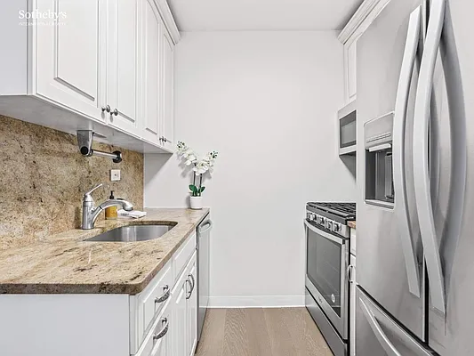 Rented by Sotheby's International Realty | media 9