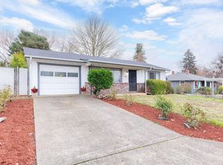 795 NE 12th St, Grants Pass, OR 97526
