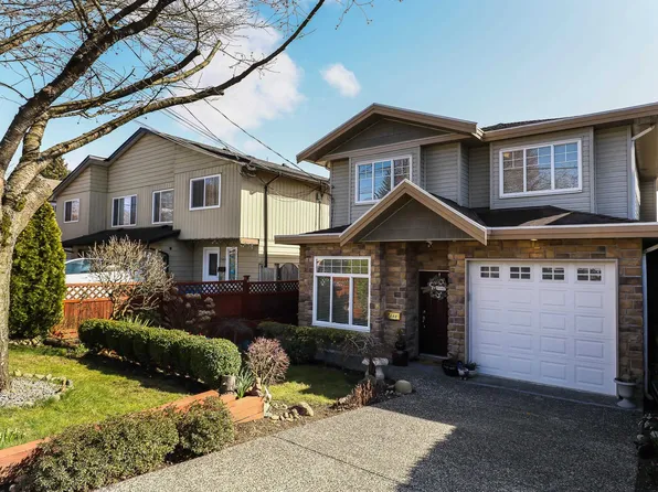7448 17th Ave, Burnaby, BC V3N 1L4