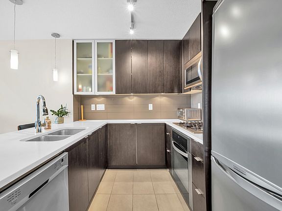 5th image of 7325 Arcola St #802