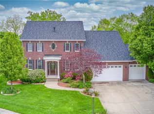 5627 Ponderosa Dr, West Des Moines, IA 50266