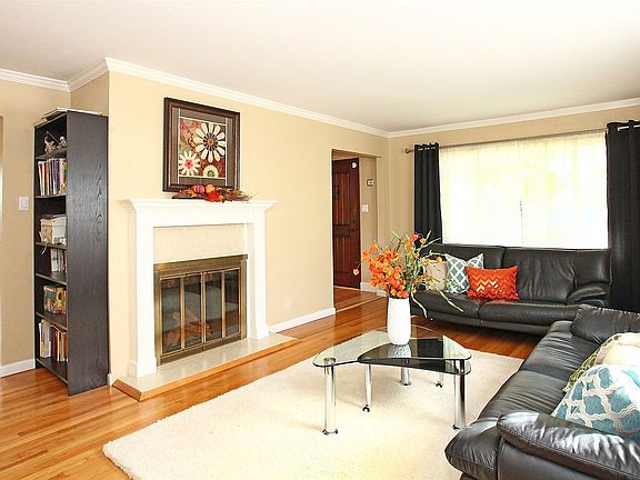 2nd image of 572 Chimalus Dr