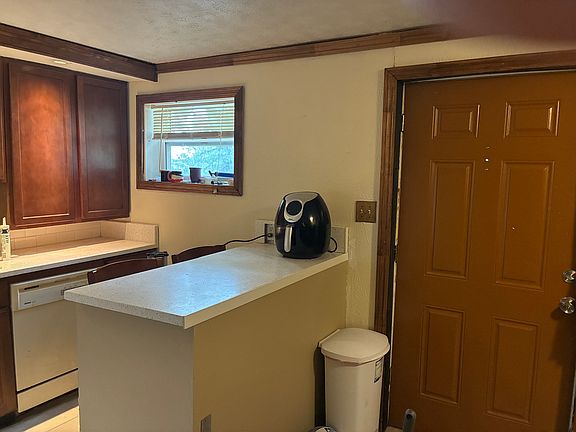 5th image of 3436 Grandview Ave