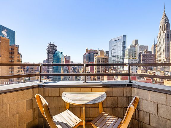 4th image of 240 E 47th St APT 28E