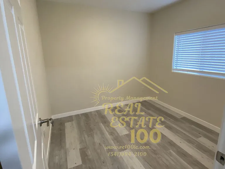 3429 NW Jetty Ave — Photo 6