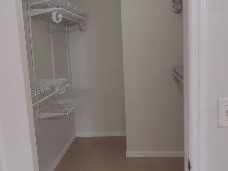 1624 Kismet Pkwy E — Photo 9