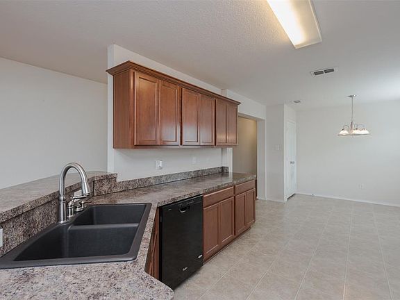5th image of 5124 Mirror Lake Dr