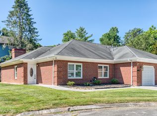 12 Bellhaven Ln, Oak Ridge, TN 37830