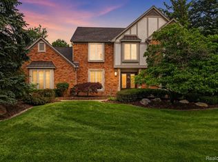4187 Penrose Dr, Troy, MI 48098