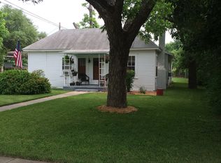 119 W Leona St, Uvalde, TX 78801