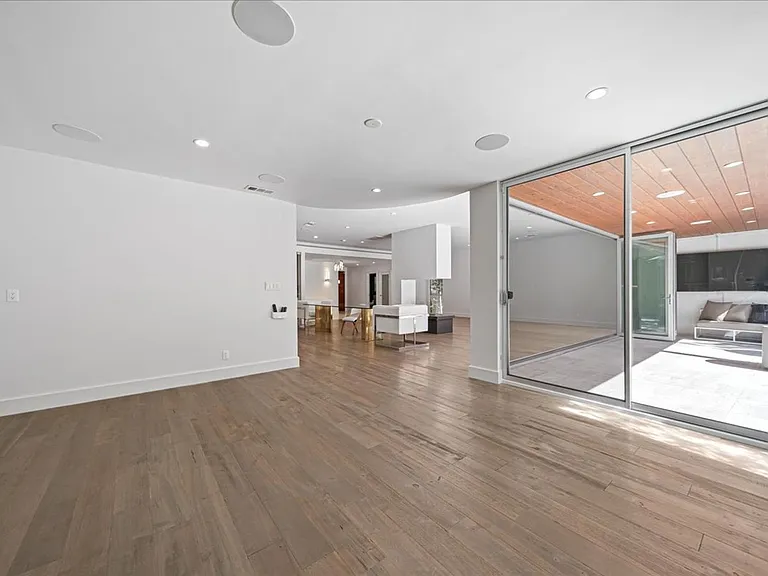 1455 S Castello Ave — Photo 5