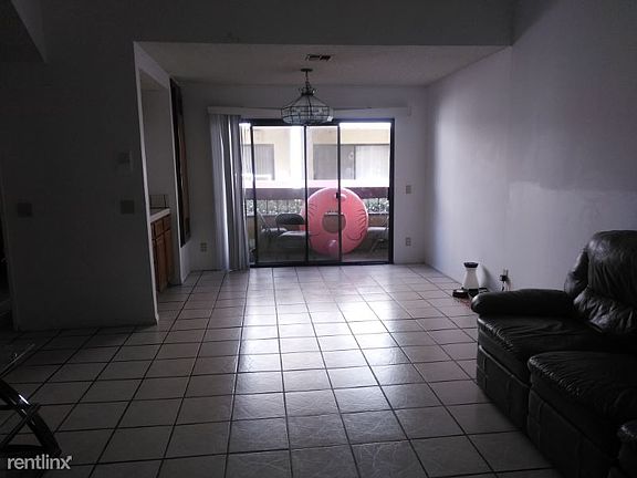 5th image of 1016 S Marengo Ave Unit 7