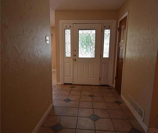 2nd image of 816 W Pelton St