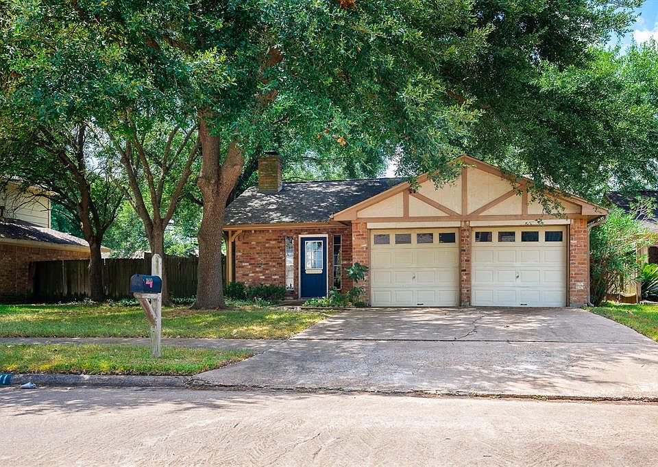 1st image of 20811 Park Pine Dr