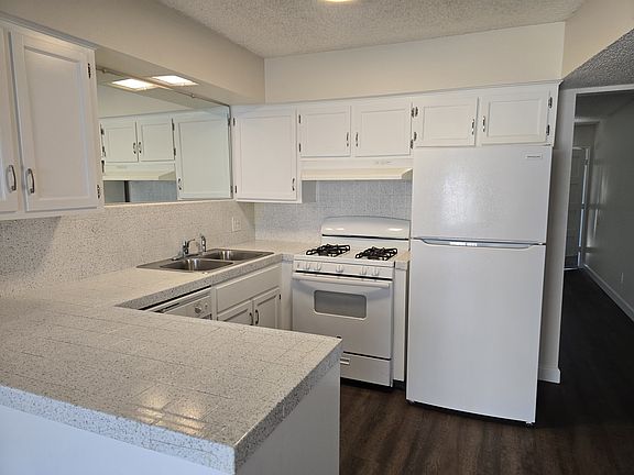 3rd image of 4915 N Crystal Ave #B
