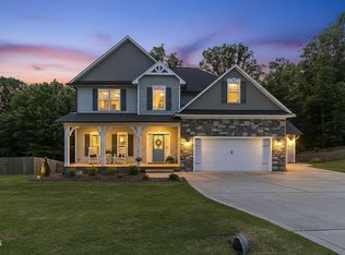 242 Summit Overlook Dr, Clayton, NC 27527