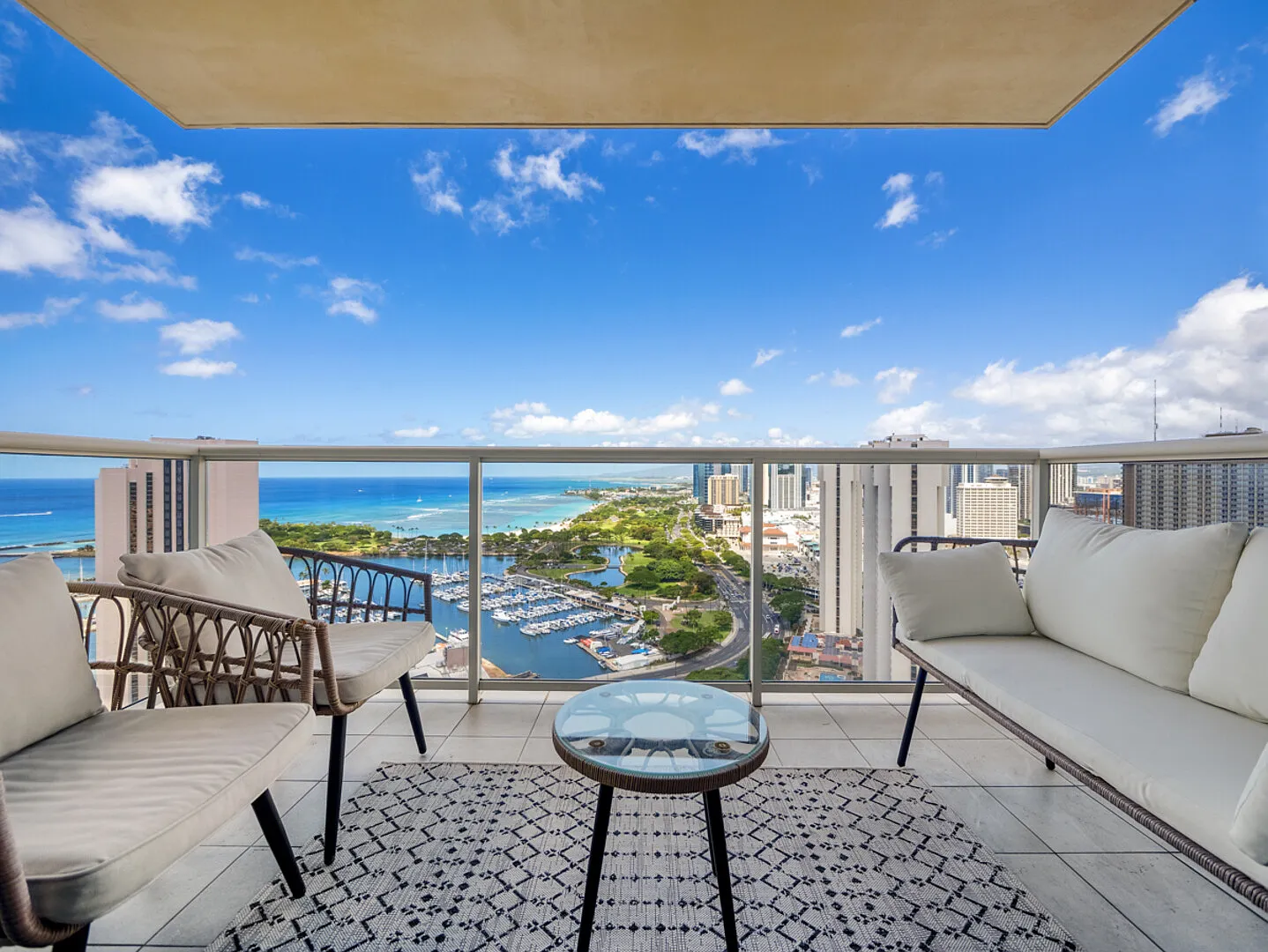 Ala Wai Blvd — Photo 1