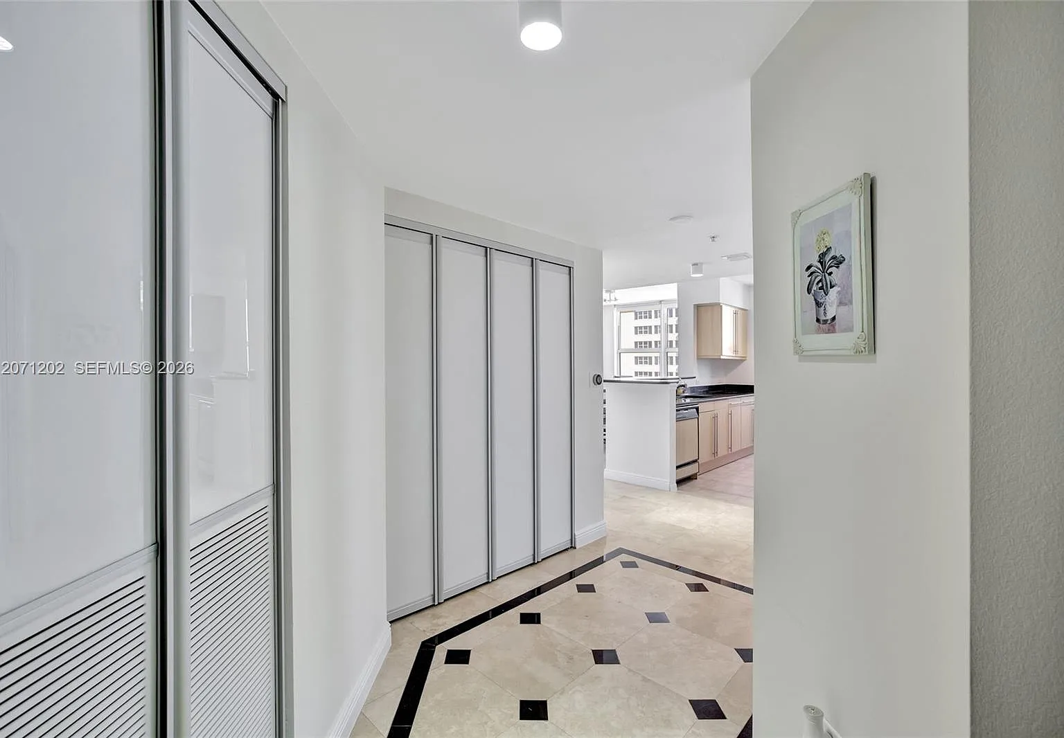 2080 Ocean Drive Condo — Photo 2