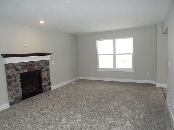 5th image of 1610 Summit Crest Ct NE