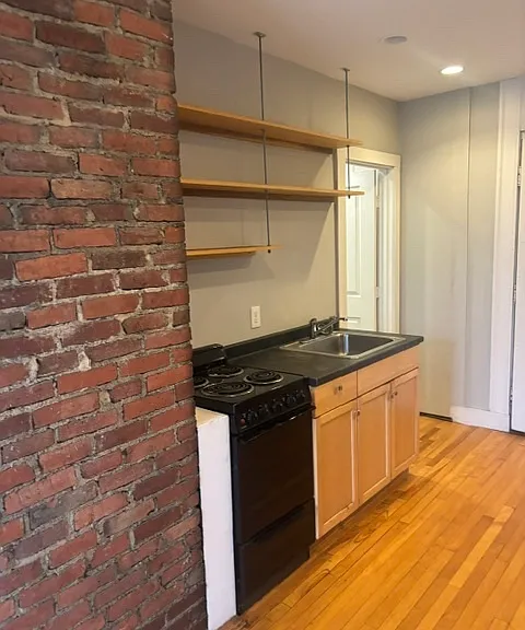93 Maine St #111 — Photo 8