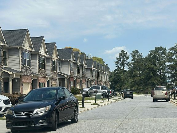 4th image of 5251 Carrie Dr