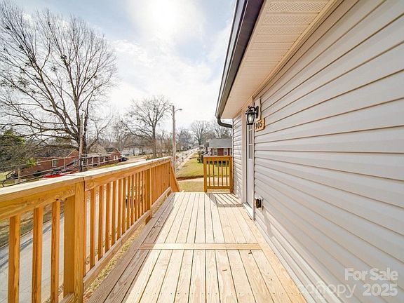 4th image of 903 W End Ave #905