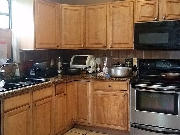 5th image of 2541 NW 14th Ct