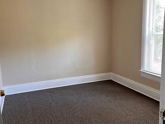 2nd image of 608 52nd St SE