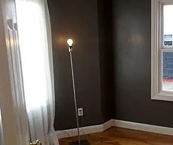 2nd image of 2347 Roosevelt Ave