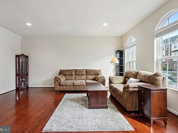 4th image of 22782 Autumn Breeze Ave