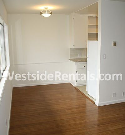 3rd image of 1112 9th St APT 6
