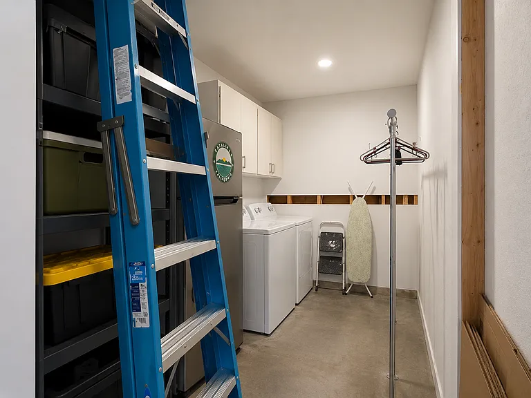 Washer/Dryer/storage