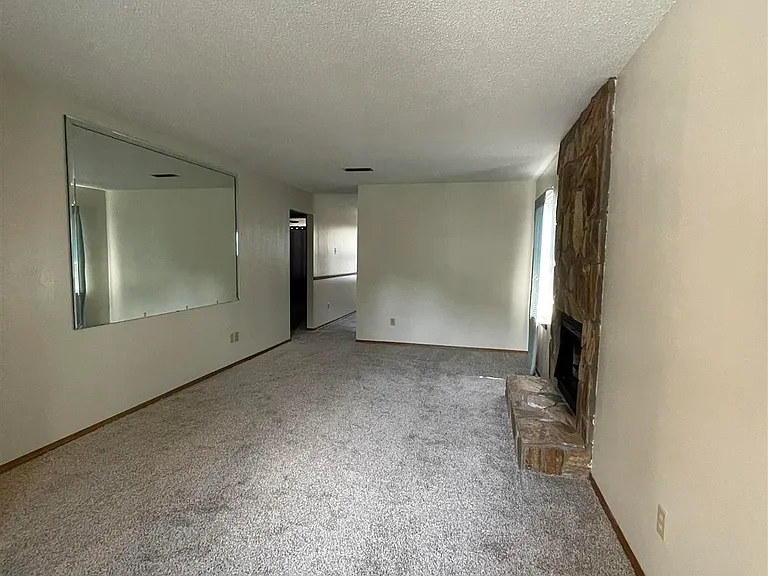 7812 Deborah Dr — Photo 6