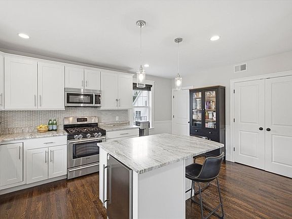 5th image of 9 Park St #10