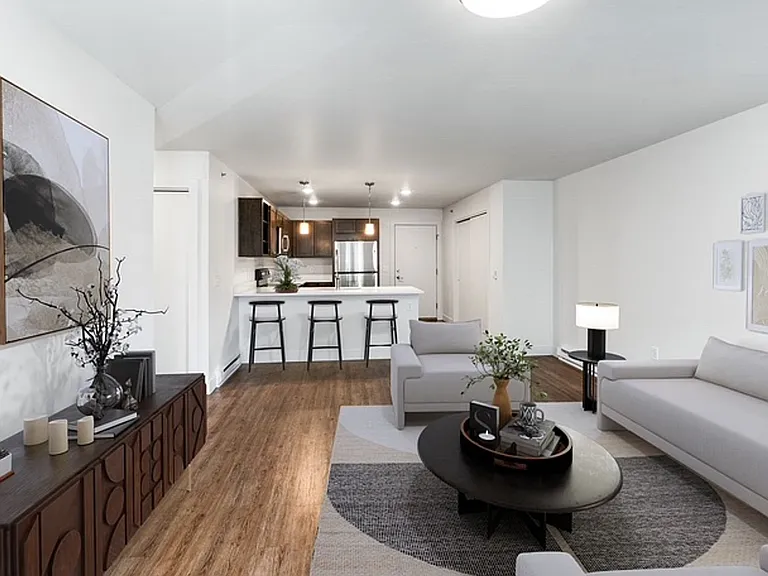 Creekside Apartments — Photo 23
