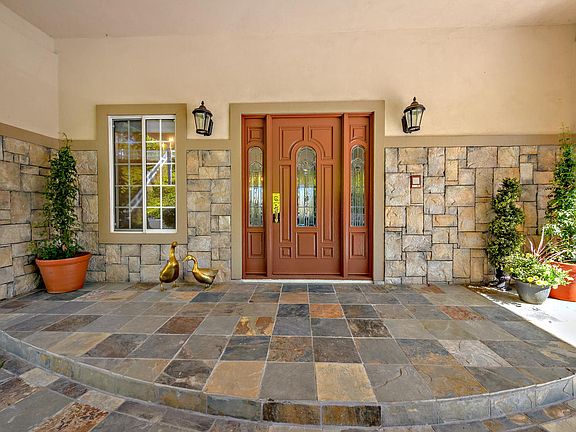 5th image of 3253 Ryan Dr.