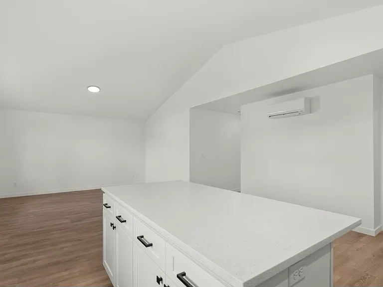 3000 Orange Ct — Photo 4