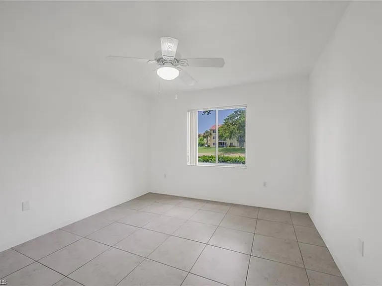 8244 Key Royal Cir #615 — Photo 9