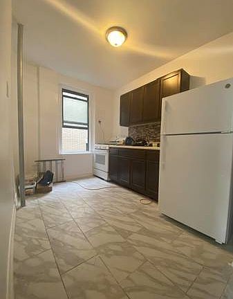 2nd image of 1690 Clay Ave #C42